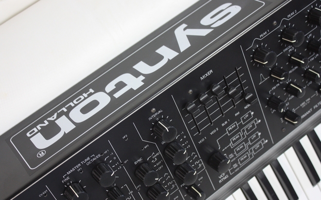 Synton Syrinx Synthesizer